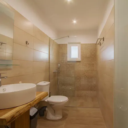 Luca Mare Bed & Breakfast Gouvia